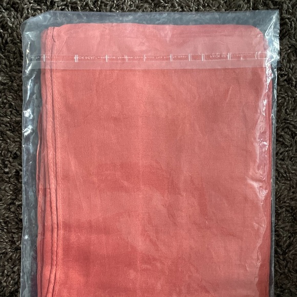 Burnt coral Vela scarves model - Picture 7 of 7